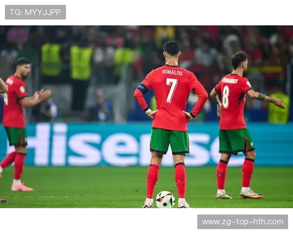 C罗禁区外重炮轰门直挂死角